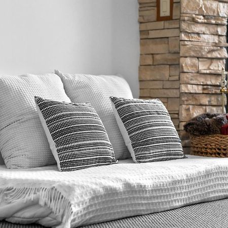 ⭐️ Luxury Mountain View Studio In Canmore ⭐️ Bagian luar foto