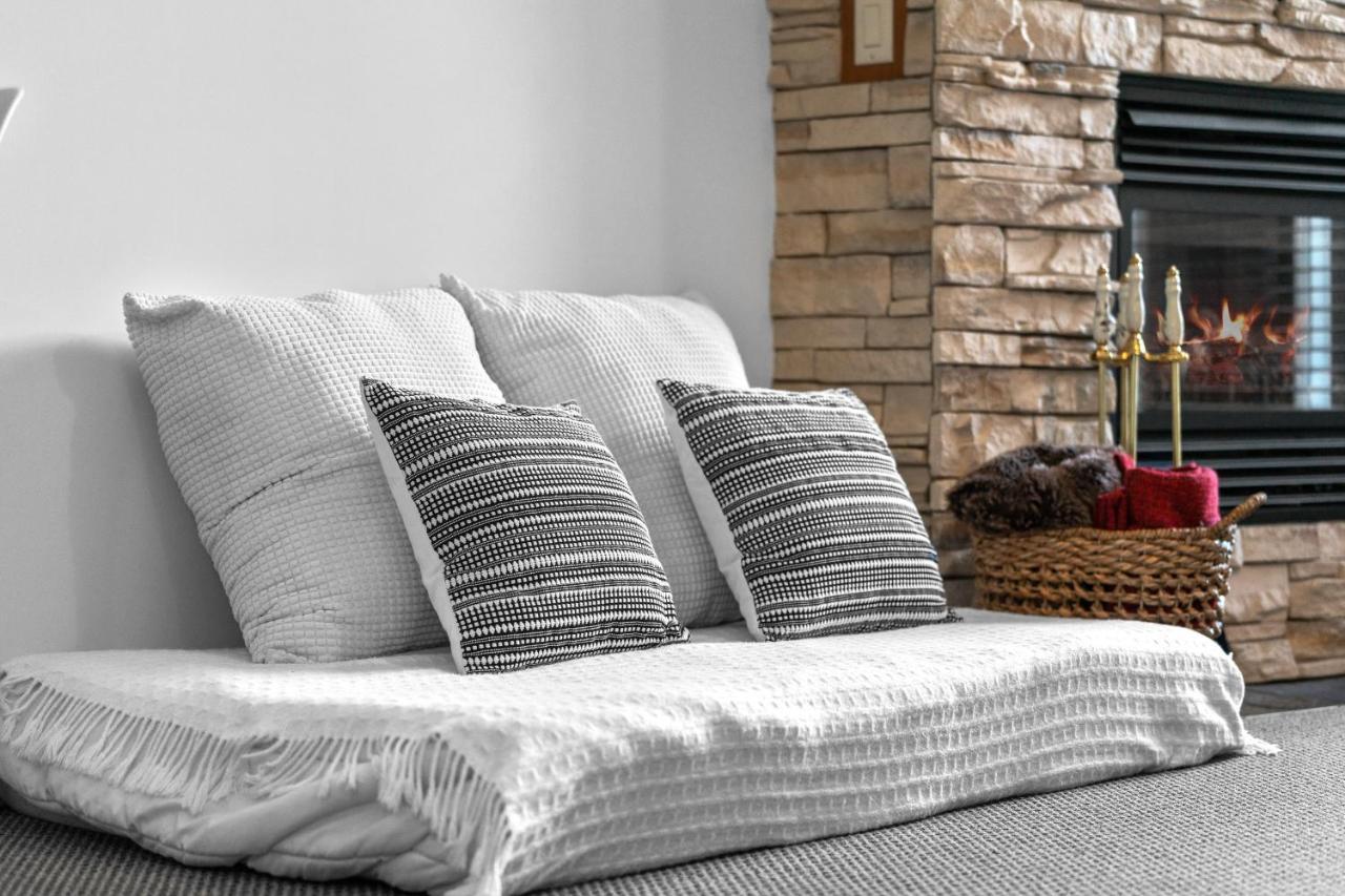 ⭐️ Luxury Mountain View Studio In Canmore ⭐️ Bagian luar foto