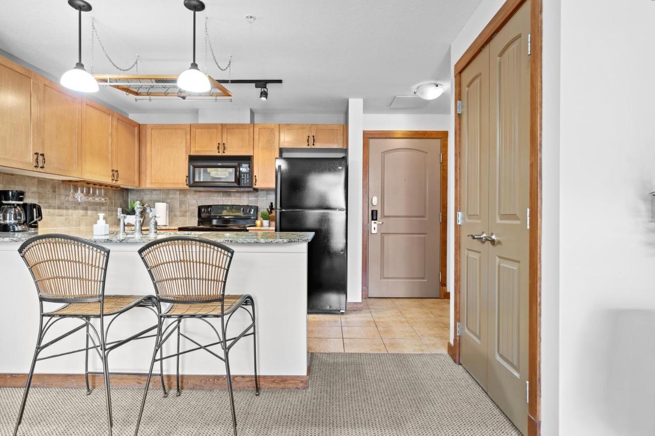 ⭐️ Luxury Mountain View Studio In Canmore ⭐️ Bagian luar foto