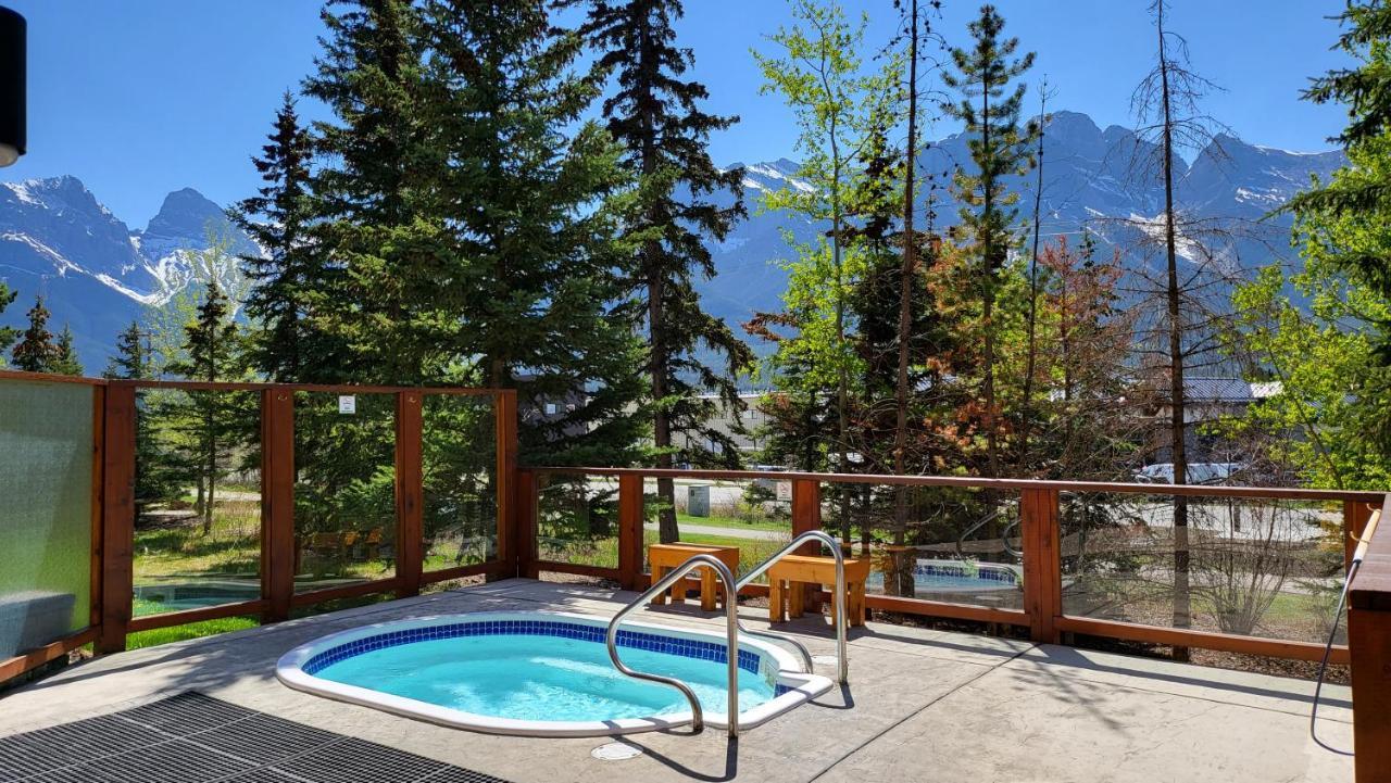 ⭐️ Luxury Mountain View Studio In Canmore ⭐️ Bagian luar foto