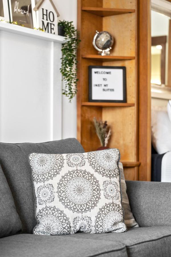 ⭐️ Luxury Mountain View Studio In Canmore ⭐️ Bagian luar foto