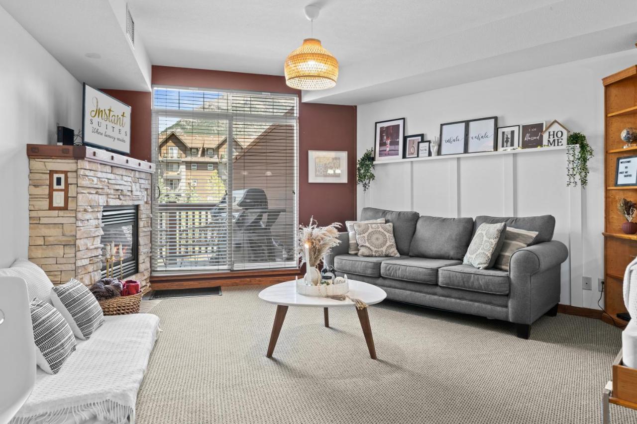 ⭐️ Luxury Mountain View Studio In Canmore ⭐️ Bagian luar foto
