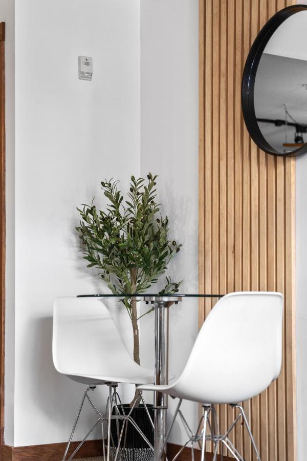 ⭐️ Luxury Mountain View Studio In Canmore ⭐️ Bagian luar foto
