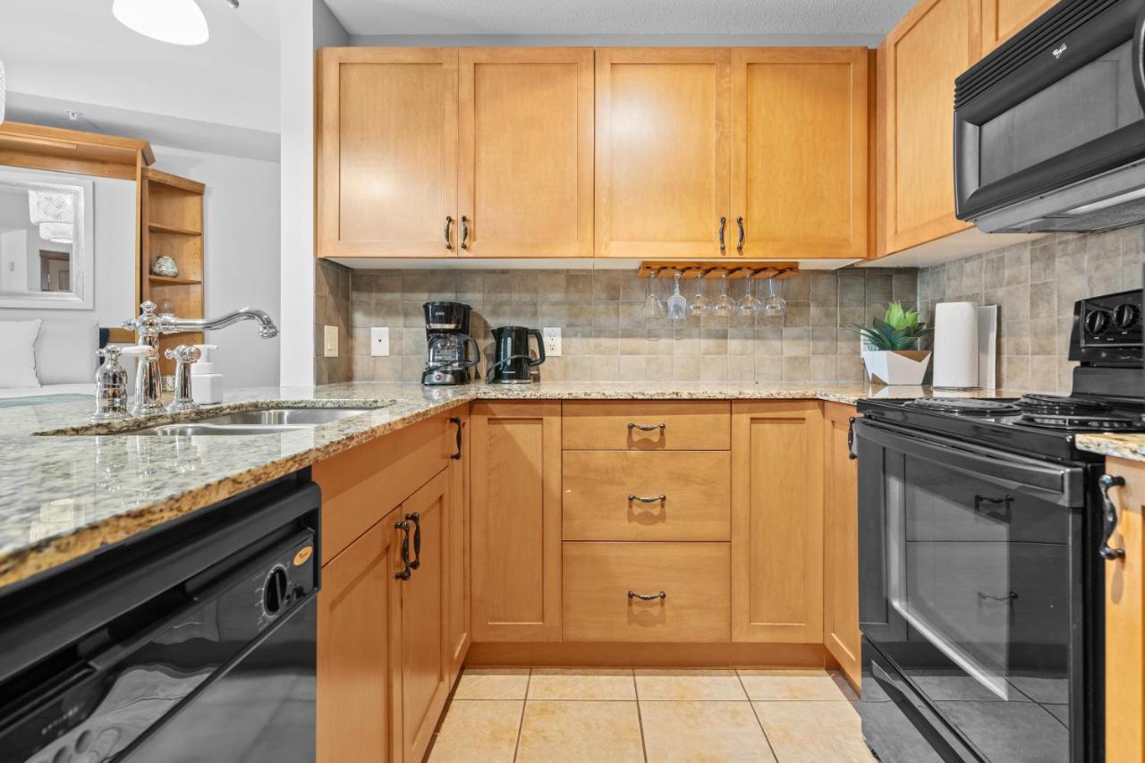 ⭐️ Luxury Mountain View Studio In Canmore ⭐️ Bagian luar foto