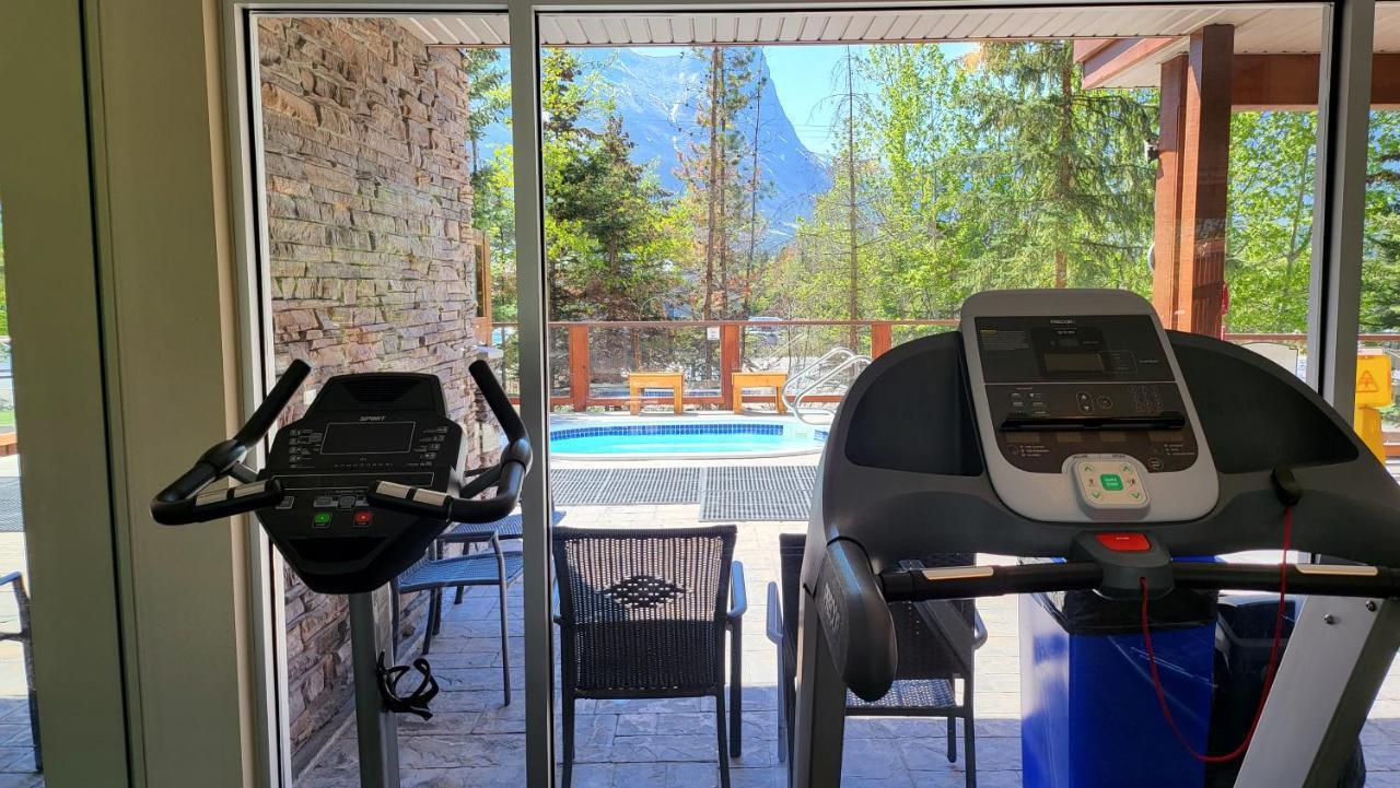 ⭐️ Luxury Mountain View Studio In Canmore ⭐️ Bagian luar foto
