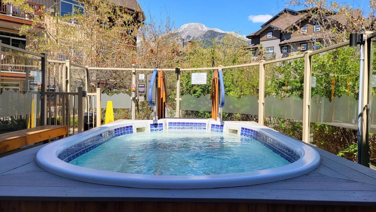 ⭐️ Luxury Mountain View Studio In Canmore ⭐️ Bagian luar foto