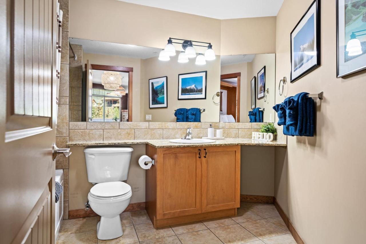 ⭐️ Luxury Mountain View Studio In Canmore ⭐️ Bagian luar foto